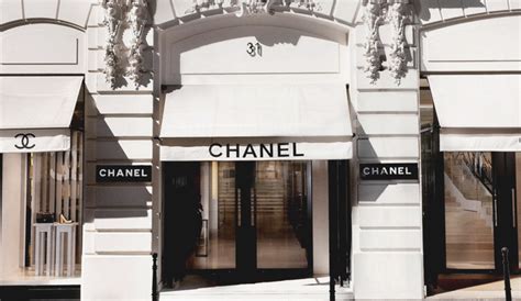 closest chanel store to me